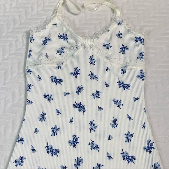 H&M Ribbed Bodycon Dress White with small Blue flowers - Picture 3 of 7